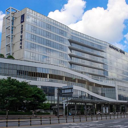Novotel Ambassador Suwon Exterior foto