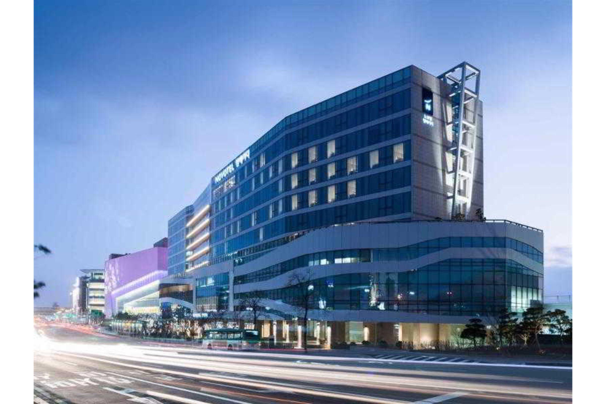 Novotel Ambassador Suwon Exterior foto